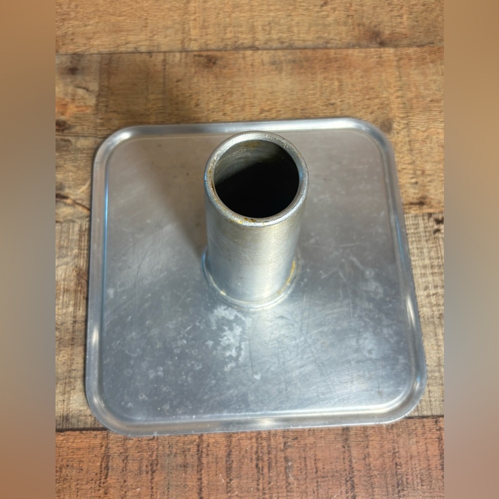 Vintage Mirro Square Aluminum 2 pc Angel Food Bunt Cake Pan 9" x 9" x 4" - Picture 6 of 8